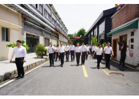 湛江市党政代表团赴佛山市考察——广东省副省长、湛江市委书记刘红兵先生率考察团莅临红狮陶瓷总部参观调研